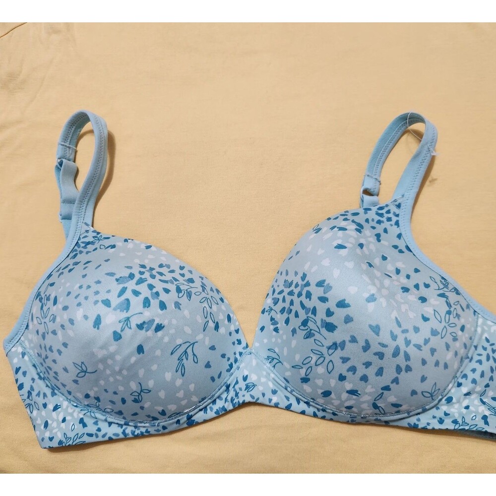 Warners Bra size 38C  Wirefree.  New